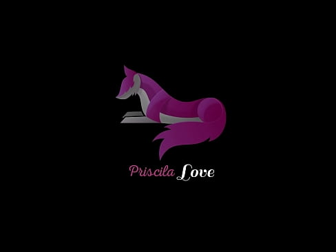 ❤️ Gadawodd fy rhieni lonydd i mi gyda fy chwaer a thywalltais laeth ar ei bronnau. Porno wrthon ni ️❤