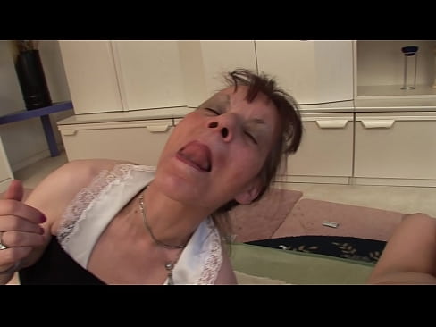 ❤️ Mae gan ddwy nain ac un taid driawd Porno wrthon ni ️❤