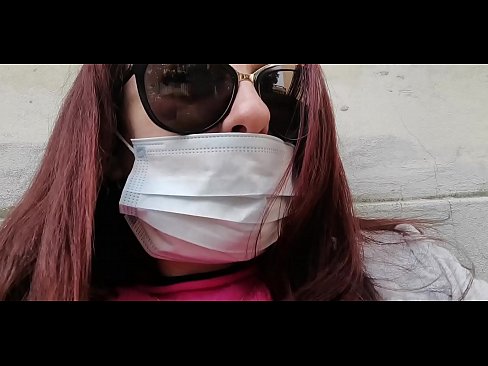 ❤️ Nicoletta yn dial ar ei chymydog ac yn pees yn ei garej (Cwarantîn Eidalaidd Arbennig Covid19) Porno wrthon ni ️❤