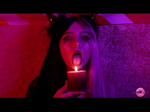 ❤️ Blowjob angerddol o Sexy Succubus gyda Chyflawniad Genau Porno wrthon ni ️❤