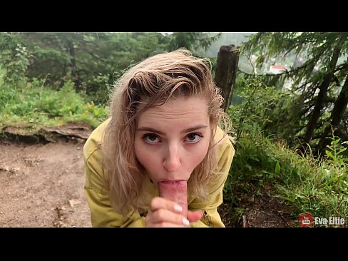 ❤️ Merch yn llyncu cum ar ôl blowjob cyhoeddus - Eva Elfi Porno wrthon ni ️❤