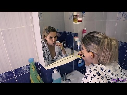 ❤️ Mae darnia gyda ifanc mewn pyjamas yn dod i ben cum llafar yn ass - letty du Porno wrthon ni ️❤