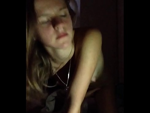 ❤️ Mae merch yn masturbates a cums Porno wrthon ni ️❤