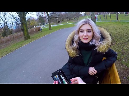 ❤️ Yn llyncu cum poeth dieithryn am arian - blowjob yn y parc gan Eva Elfie Porno wrthon ni ️❤